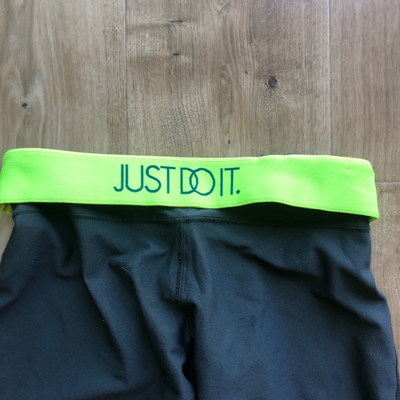 NIKE Dri-Fit cropped pants - Picture 5 of 6